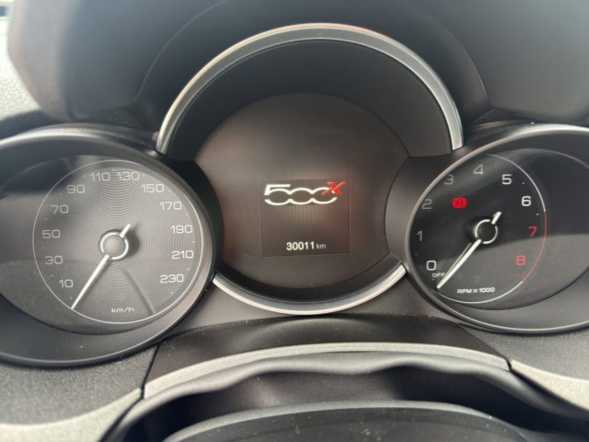 Fiat 500X 1.5 T4 Hybrid 130 CV DCT Yacht Club Capri (11)