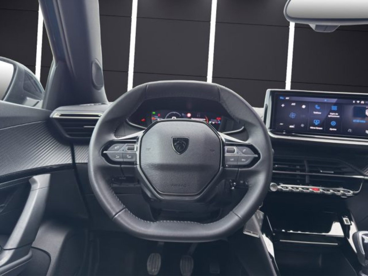 Peugeot 2008 PureTech 100 S&S Allure (10)