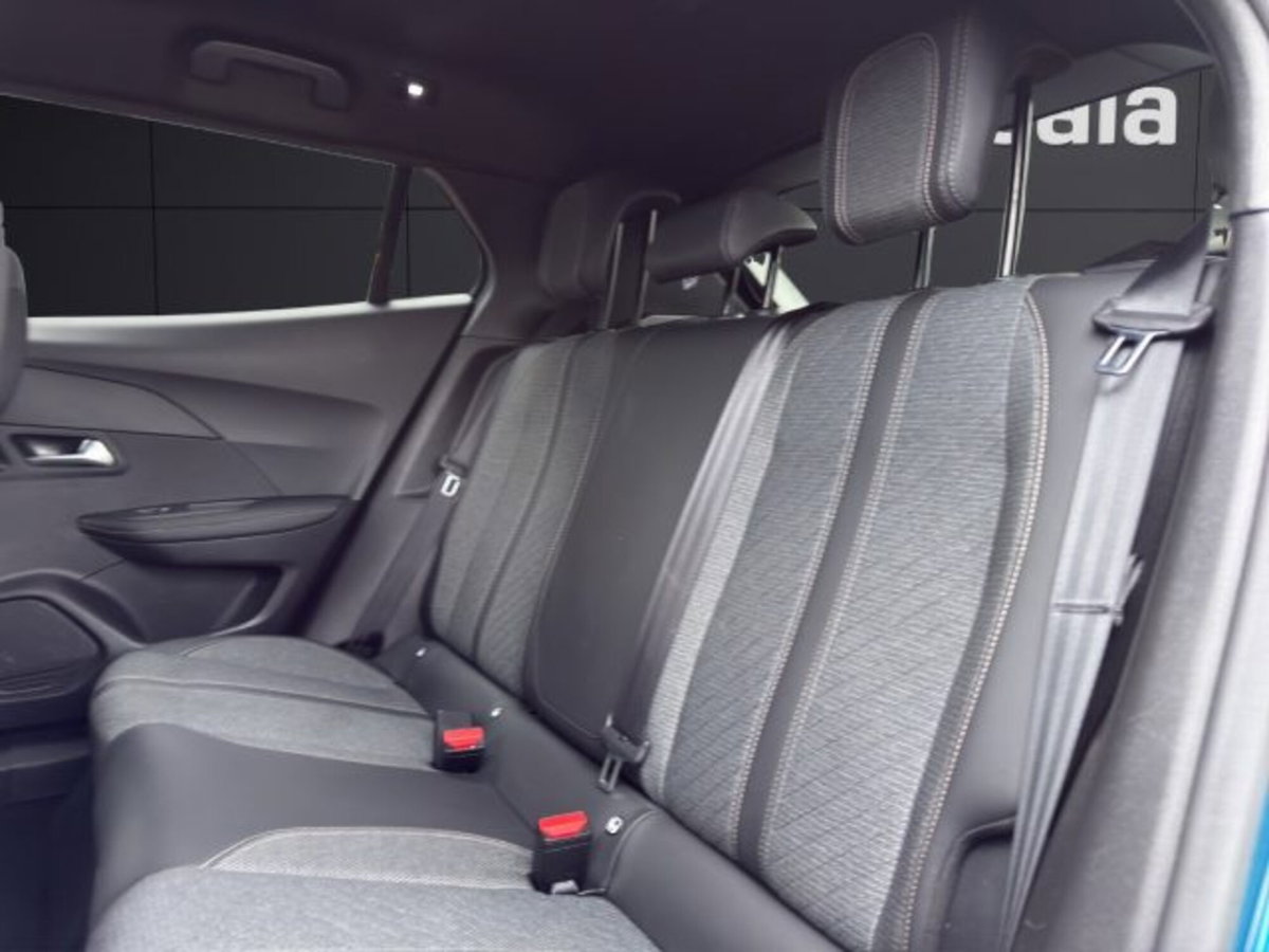 Peugeot 2008 PureTech 100 S&S Allure (12)