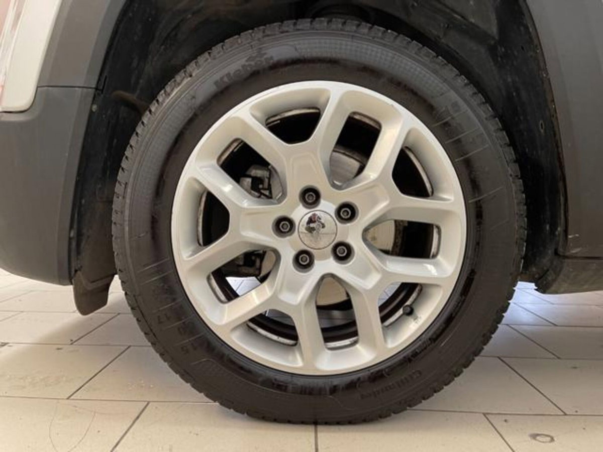 Jeep Renegade 1.6 Mjt 120 CV Limited (8)