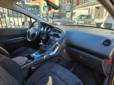 Peugeot 3008 1.6 HDi 112CV Tecno (10)
