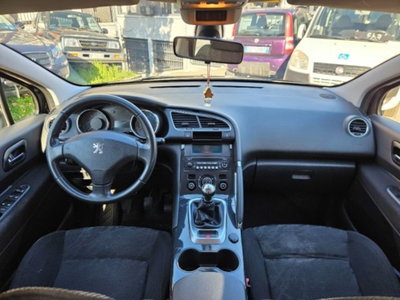 Peugeot 3008 1.6 HDi 112CV Tecno (9)