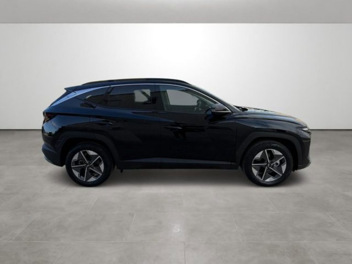 Hyundai Tucson 1.6 crdi 48V Business 2wd dct (8)