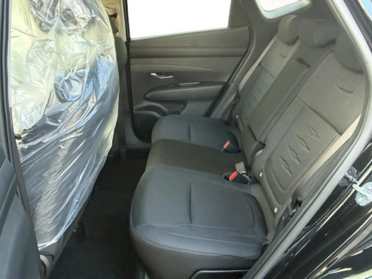 Hyundai Tucson 1.6 crdi 48V Business 2wd dct (9)