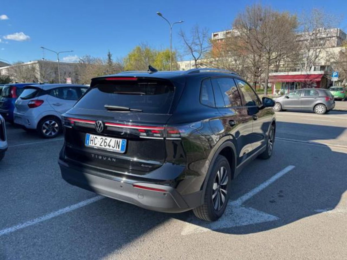 Volkswagen Tiguan 2.0 tdi Elegance 4motion 193cv dsg (2)
