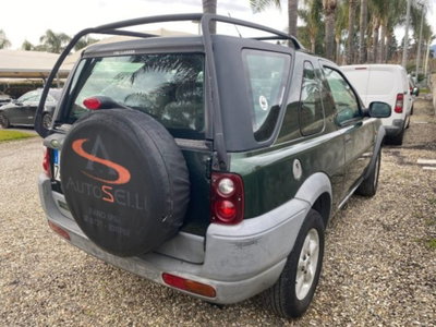 Land Rover Freelander 2.0 TD cat 3p. Hardback (6)