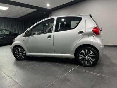 Toyota Aygo 1.0 12V VVT-i 5 porte Griffe (7)