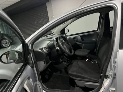 Toyota Aygo 1.0 12V VVT-i 5 porte Griffe (8)