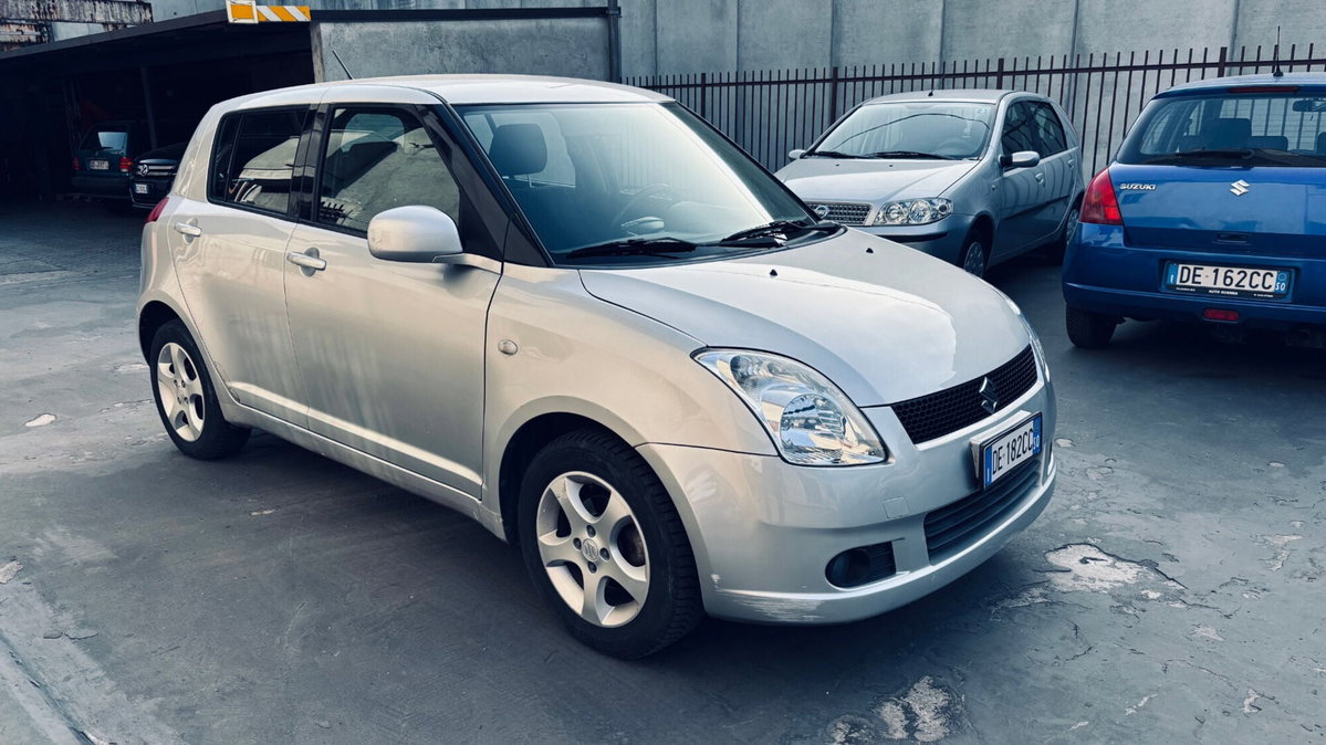 Suzuki Swift 1.3 4x4 5p. GL (2)