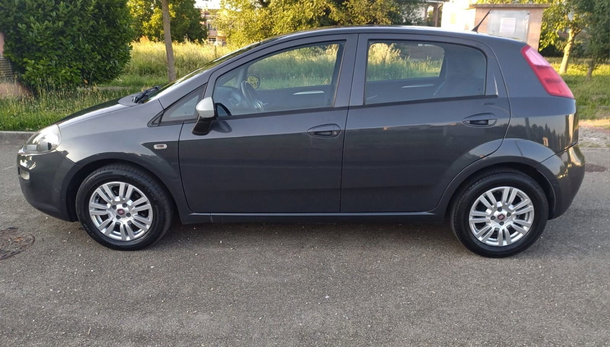 Fiat Punto 1.3 MJT II S&S 95 CV 5 porte Lounge (12)