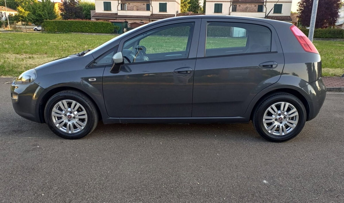 Fiat Punto 1.3 MJT II S&S 95 CV 5 porte Lounge (8)