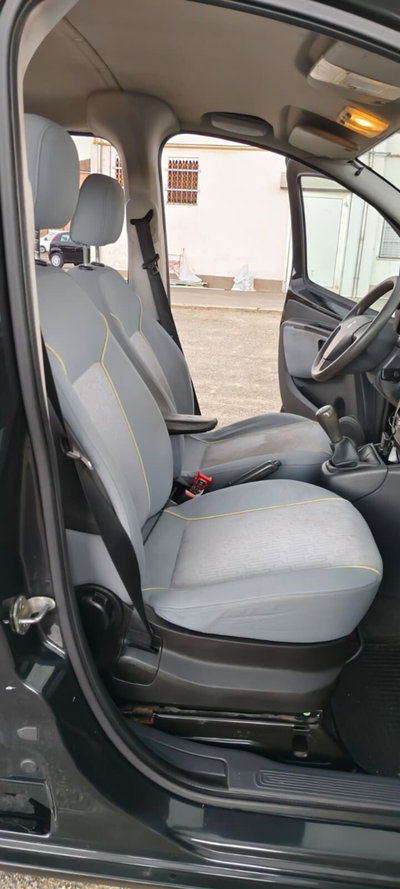 Peugeot Bipper 1.4 HDi 70CV Outdoor (20)