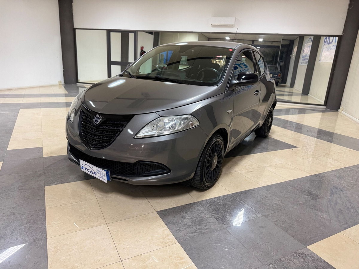 Lancia Ypsilon 1.2 69 CV 5 porte GPL Ecochic Gold (3)