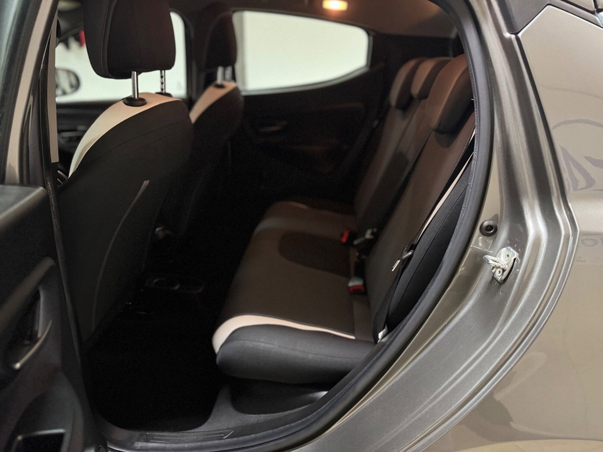 Lancia Ypsilon 1.2 69 CV 5 porte GPL Ecochic Gold (8)