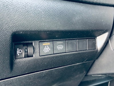 Peugeot 2008 BlueHDi 110 S&S Allure Pack (17)