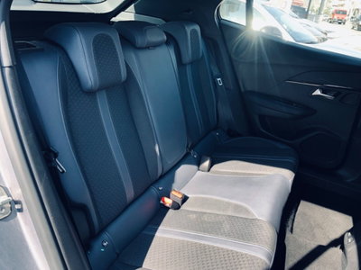Peugeot 2008 BlueHDi 110 S&S Allure Pack (8)