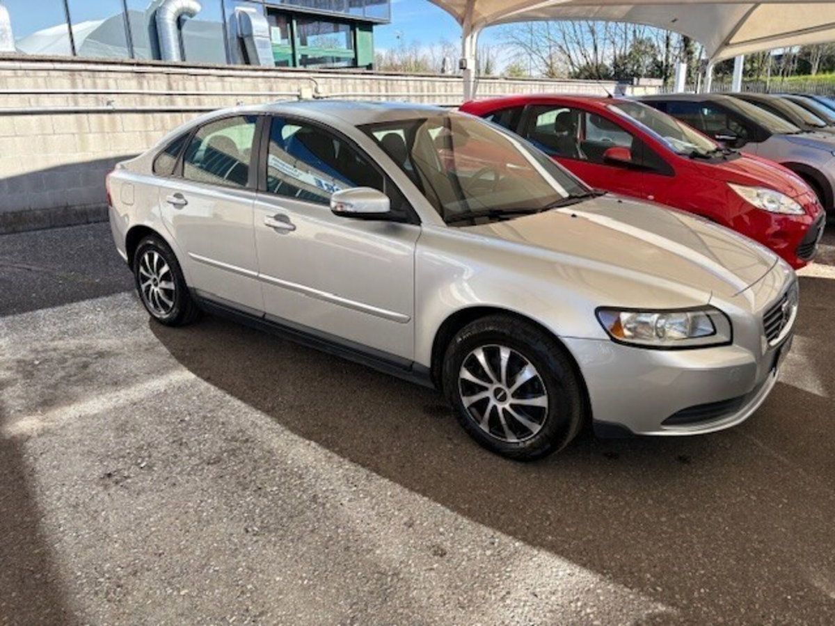 Volvo S40 1.6 16V cat Summum