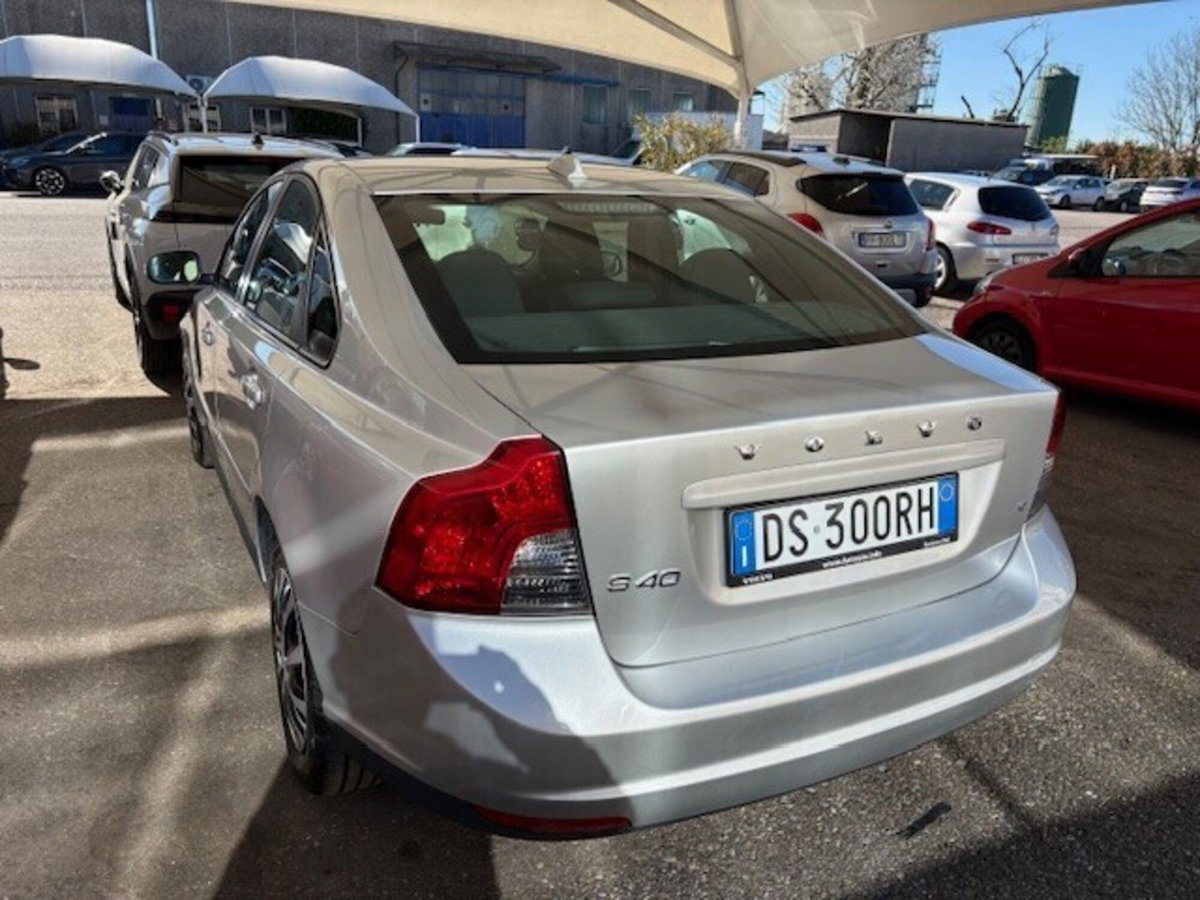 Volvo S40 1.6 16V cat Summum (10)