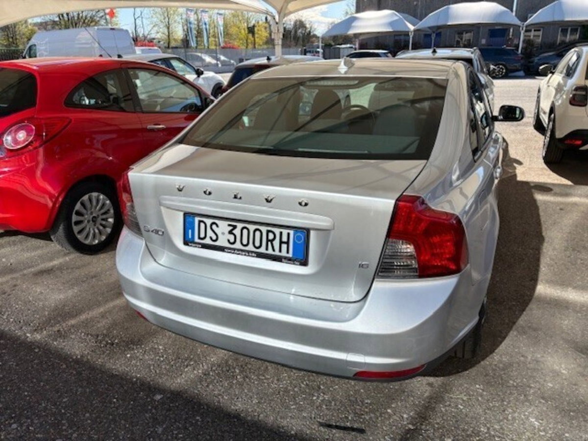Volvo S40 1.6 16V cat Summum (11)