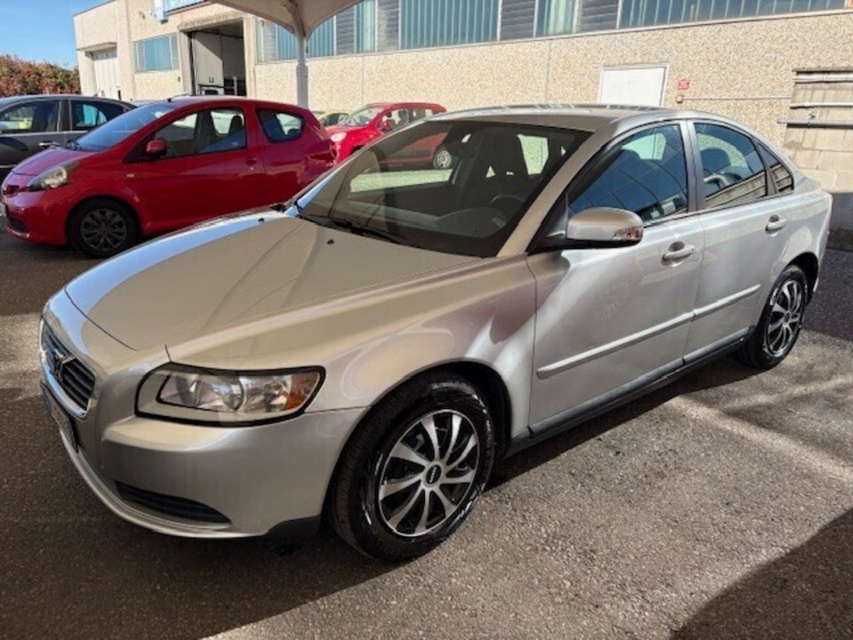 Volvo S40 1.6 16V cat Summum (3)