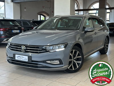 Volkswagen Passat 2.0 tdi scr R-Line 150cv dsg usata