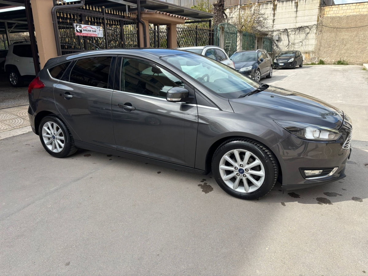 Ford Focus 1.5 TDCi 120 CV Start&Stop Titanium (5)