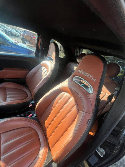Abarth 595 595 1.4 Turbo T-Jet 180 CV Competizione (9)