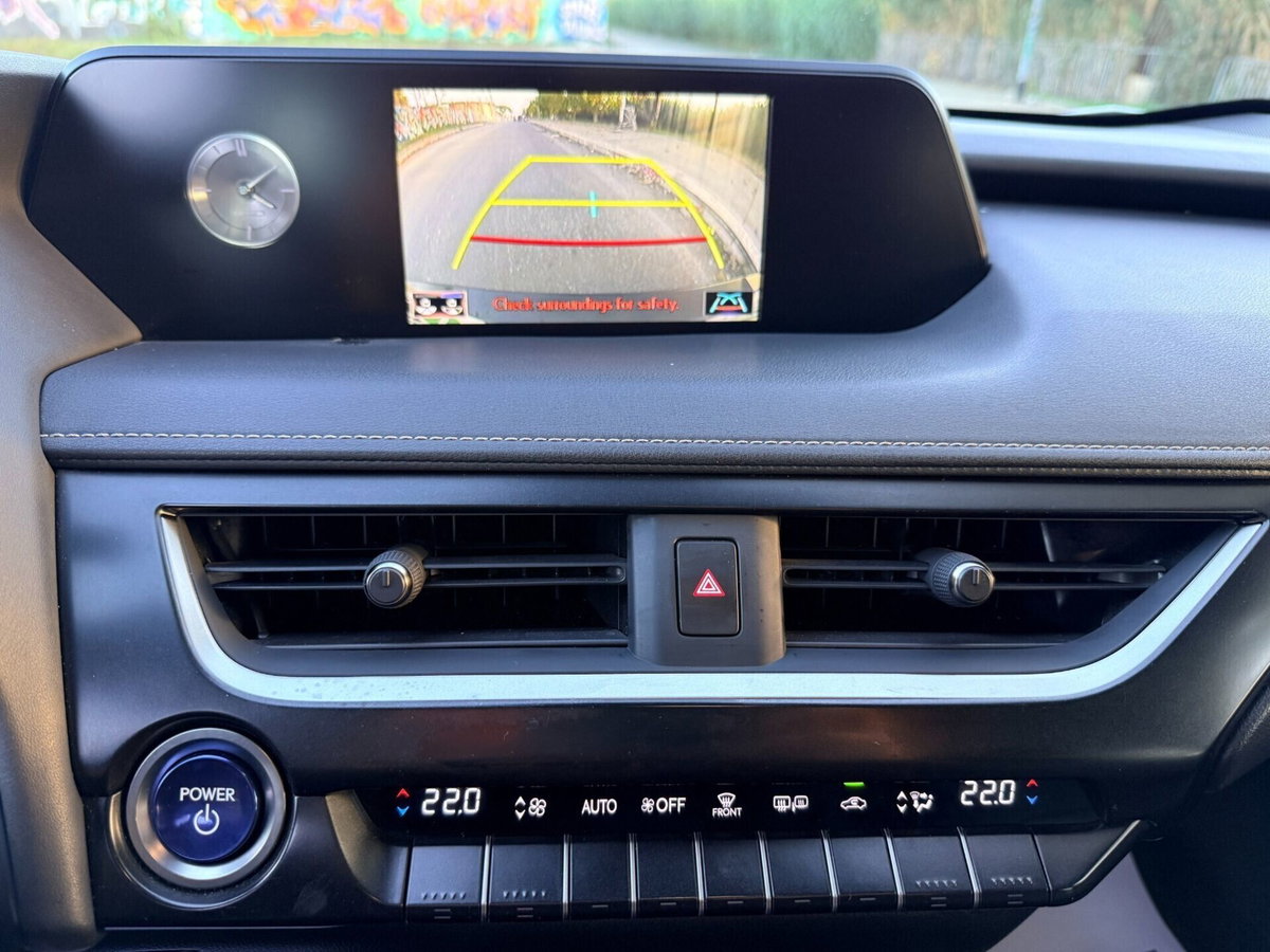 Lexus UX Hybrid Business (15)