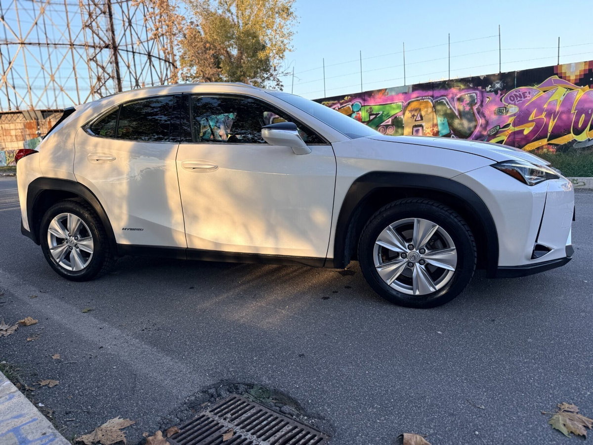 Lexus UX Hybrid Business (5)