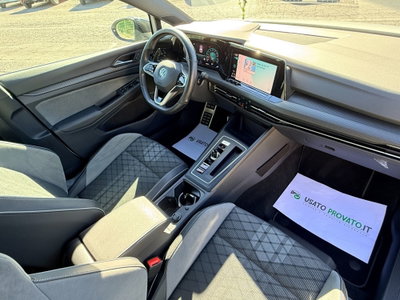 Volkswagen Golf 1.5 eTSI 130 CV EVO ACT DSG R-Line (19)