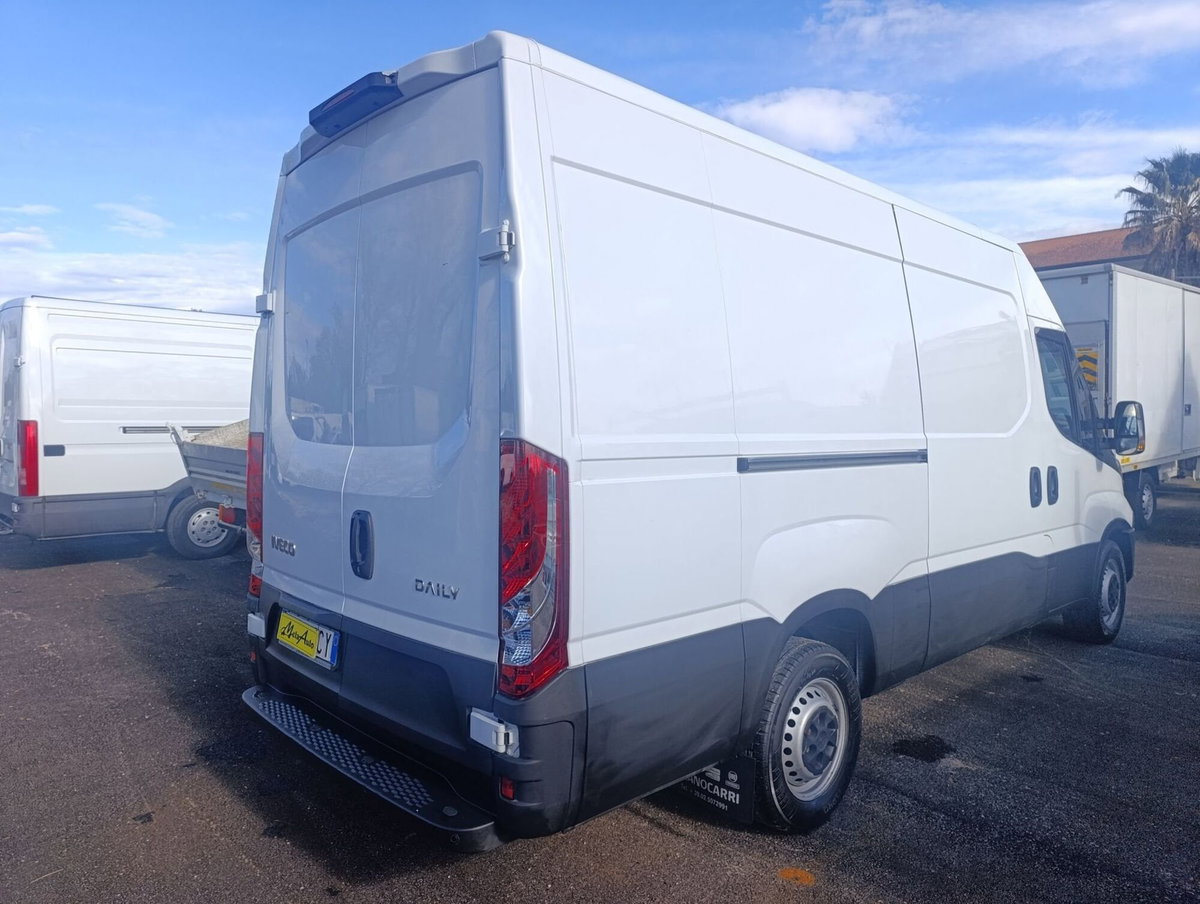 Iveco Daily Furgone 35 S14 V H2 3520L LD (3)