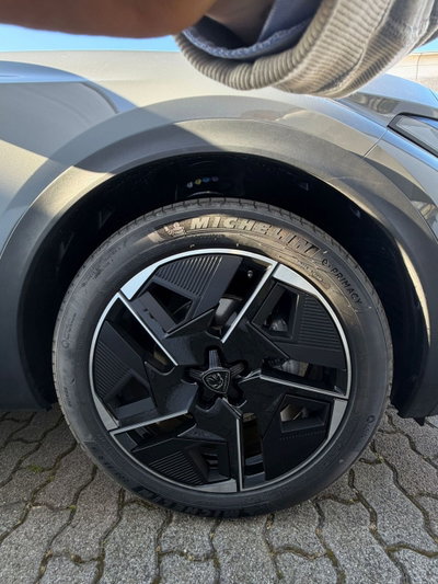 Peugeot 408 1.2 hybrid GT 145cv e-dsc6 (18)