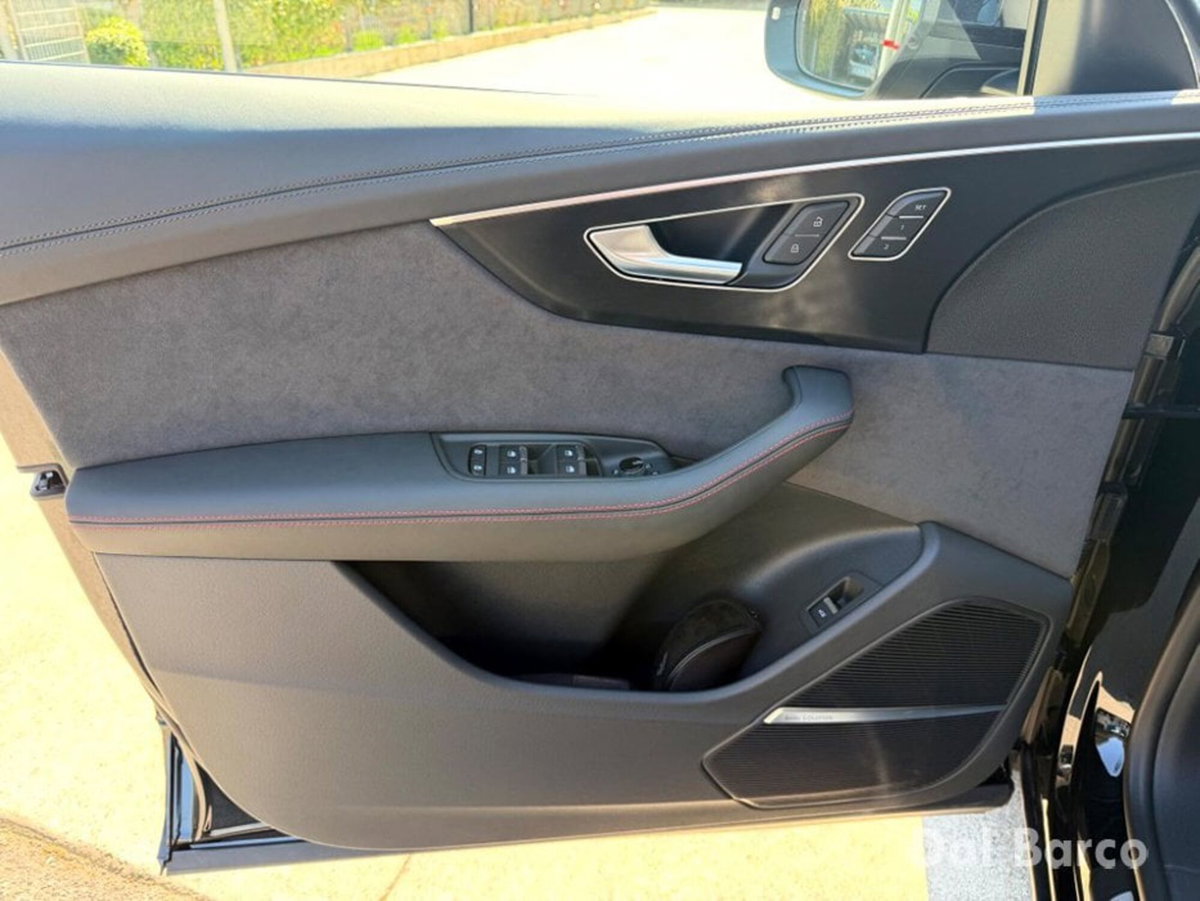Audi RS Q8 Q8 4.0 mhev 48V performance 640cv tiptronic (19)