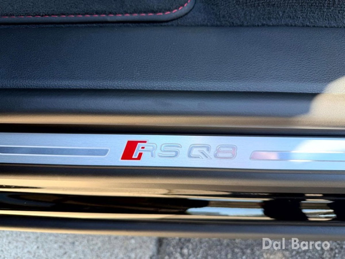 Audi RS Q8 Q8 4.0 mhev 48V performance 640cv tiptronic (20)
