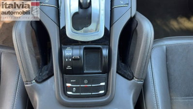 Porsche Cayenne 3.0 Diesel Platinum Edition (18)
