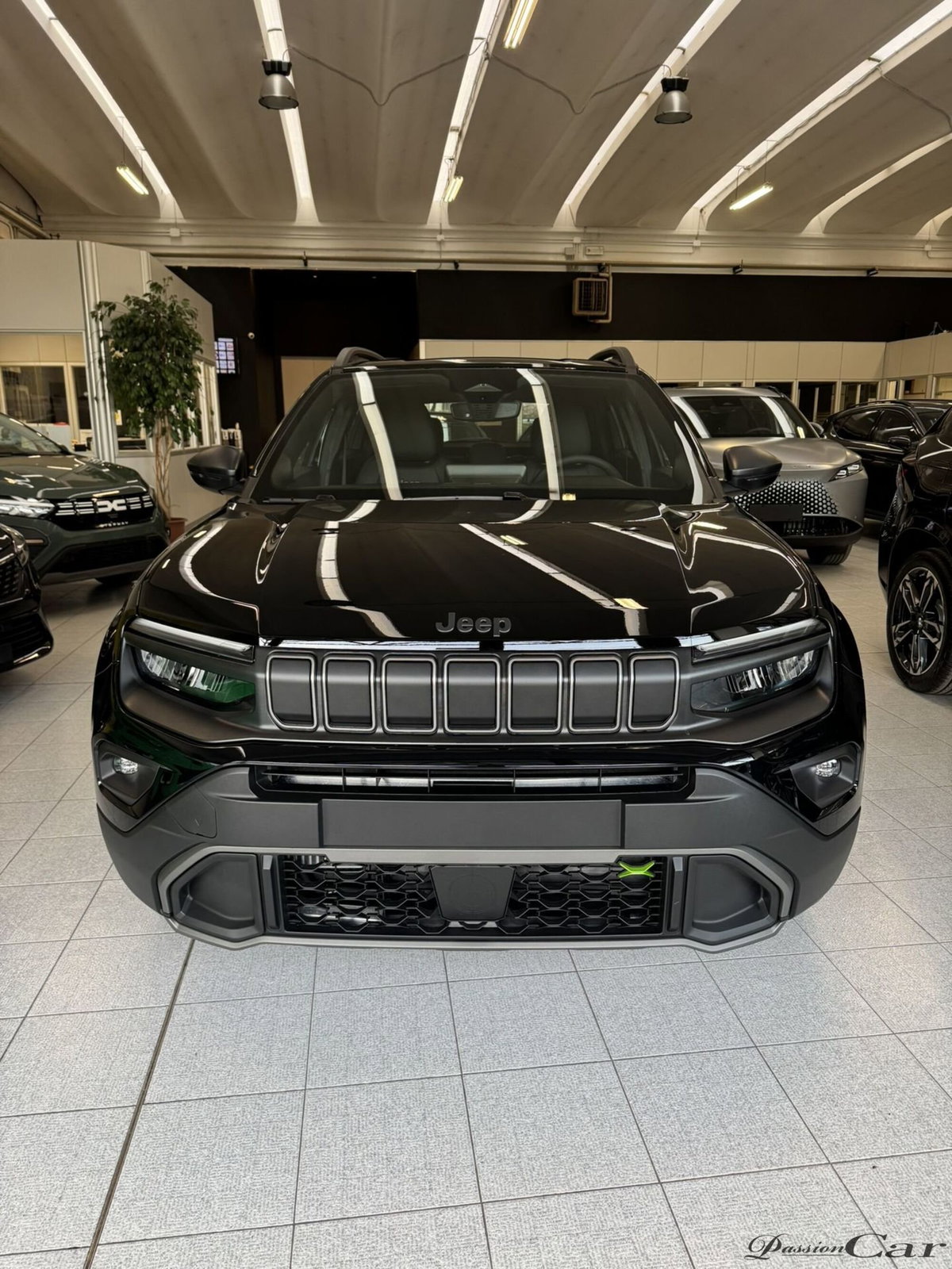 Jeep Avenger 1.2 turbo e-hybrid mhev Upland 4xe 145cv edct6 (2)