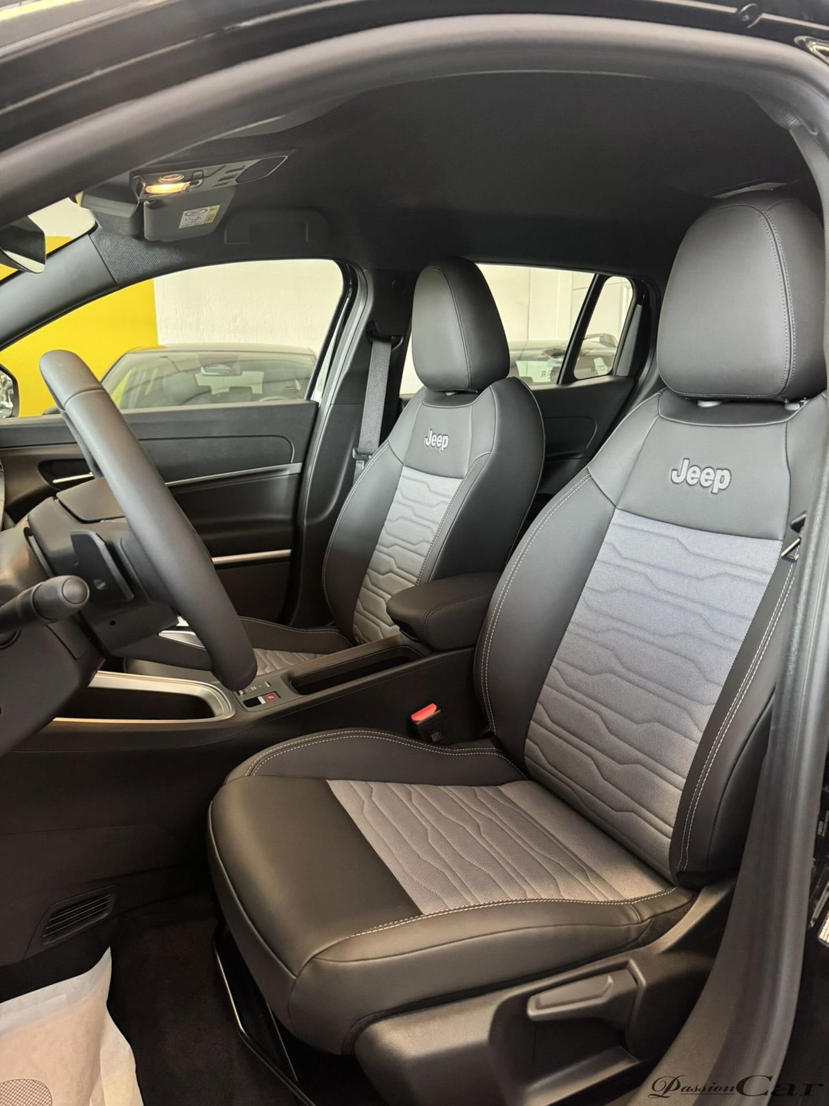 Jeep Avenger 1.2 turbo e-hybrid mhev Upland 4xe 145cv edct6 (9)