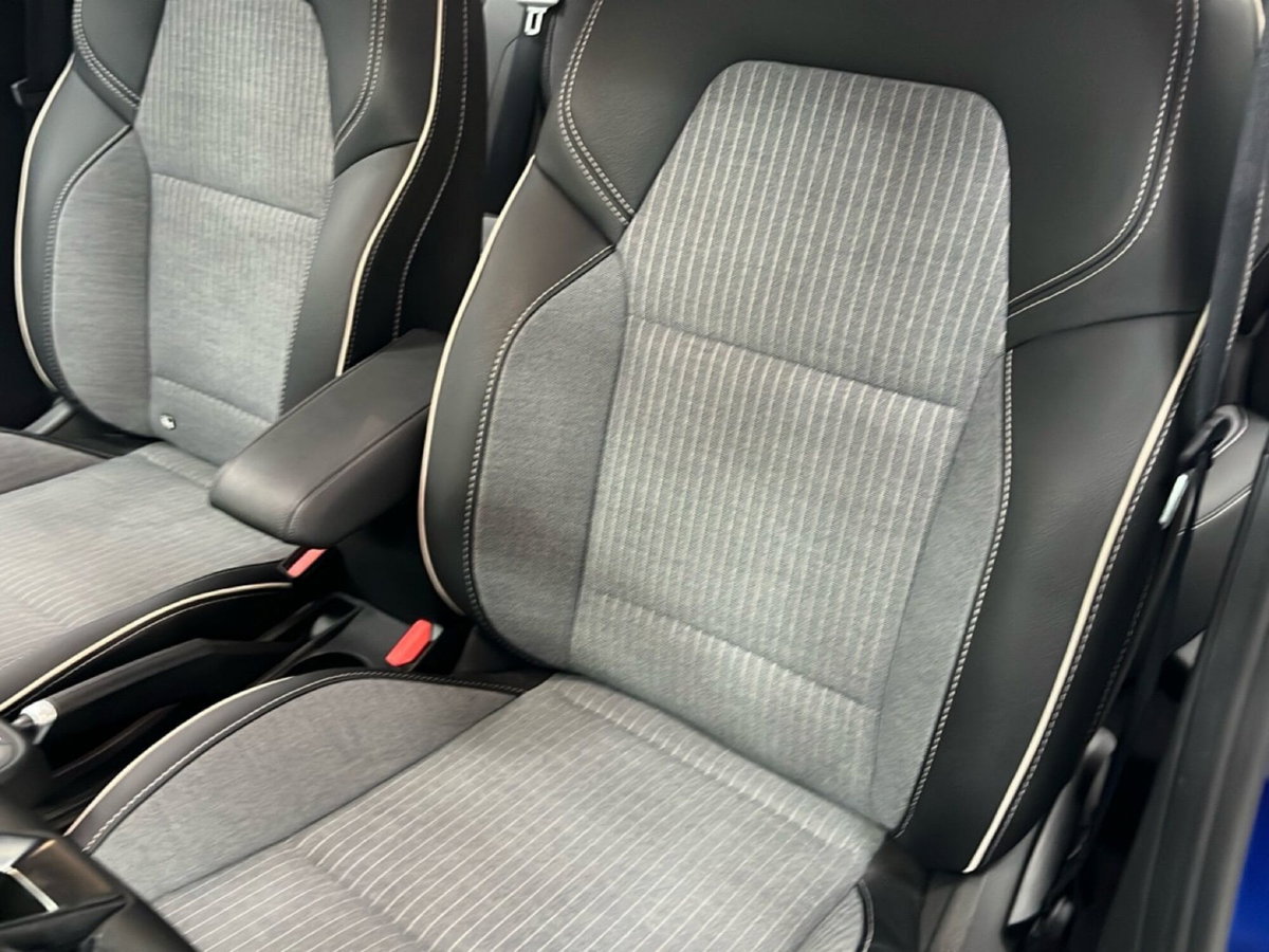 Renault Clio TCe 90 CV 5 porte Techno (11)
