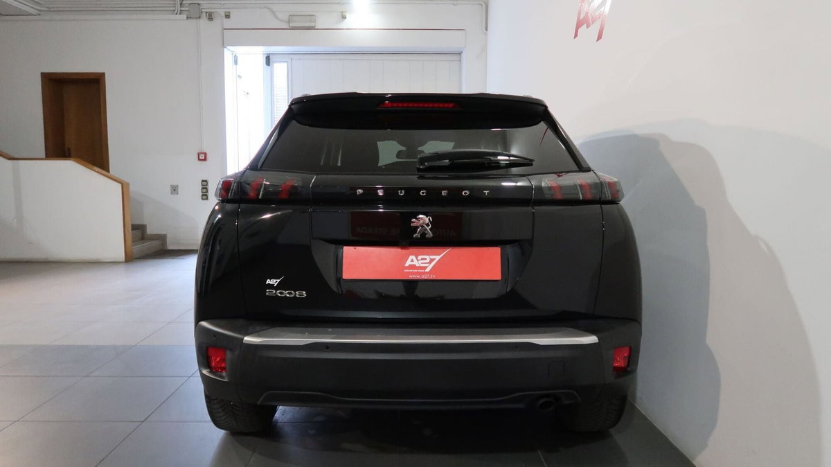 Peugeot 2008 1.2 puretech Active s&s 100cv (9)