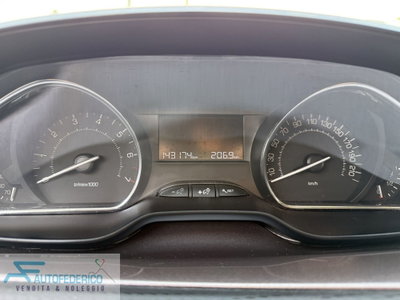 Peugeot 2008 VTi 82CV Allure (7)