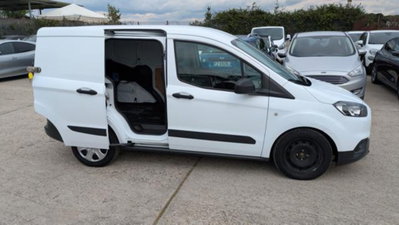 Ford Transit Courier 1.0 EcoBoost 100CV  Trend (4)