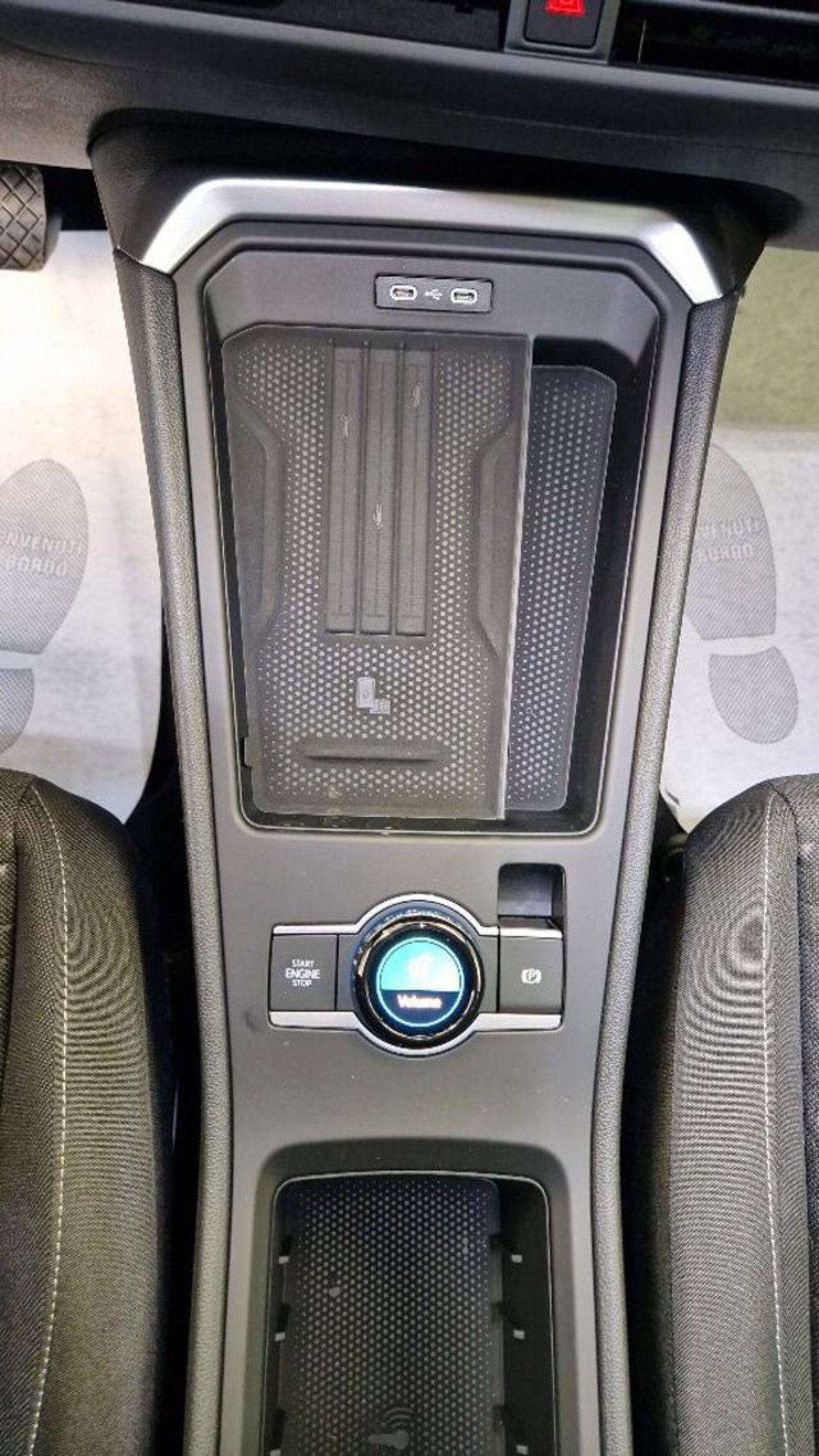 Volkswagen T-Roc 1.5 etsi Life 115cv dsg (12)