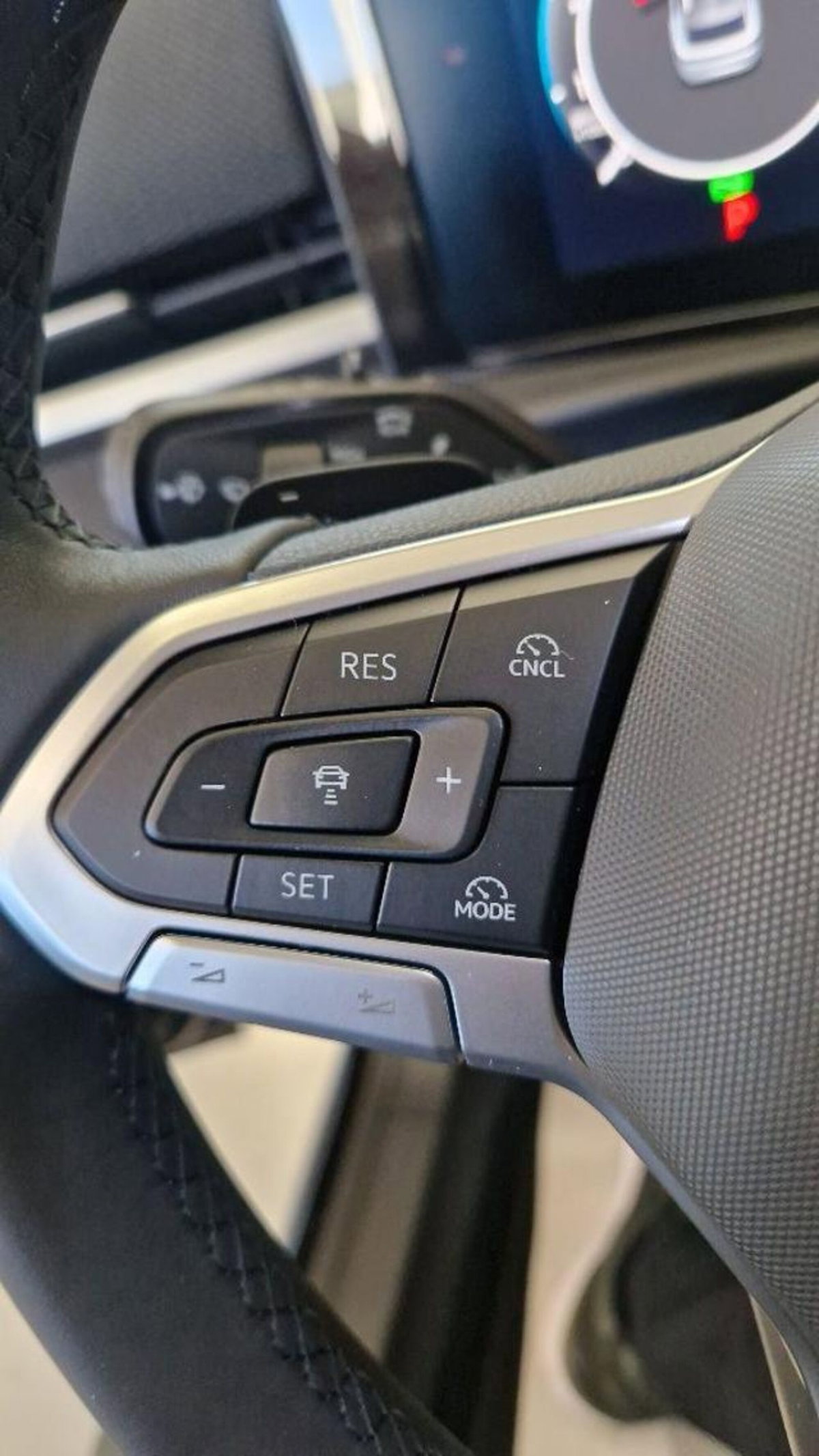 Volkswagen T-Roc 1.5 etsi Life 115cv dsg (14)