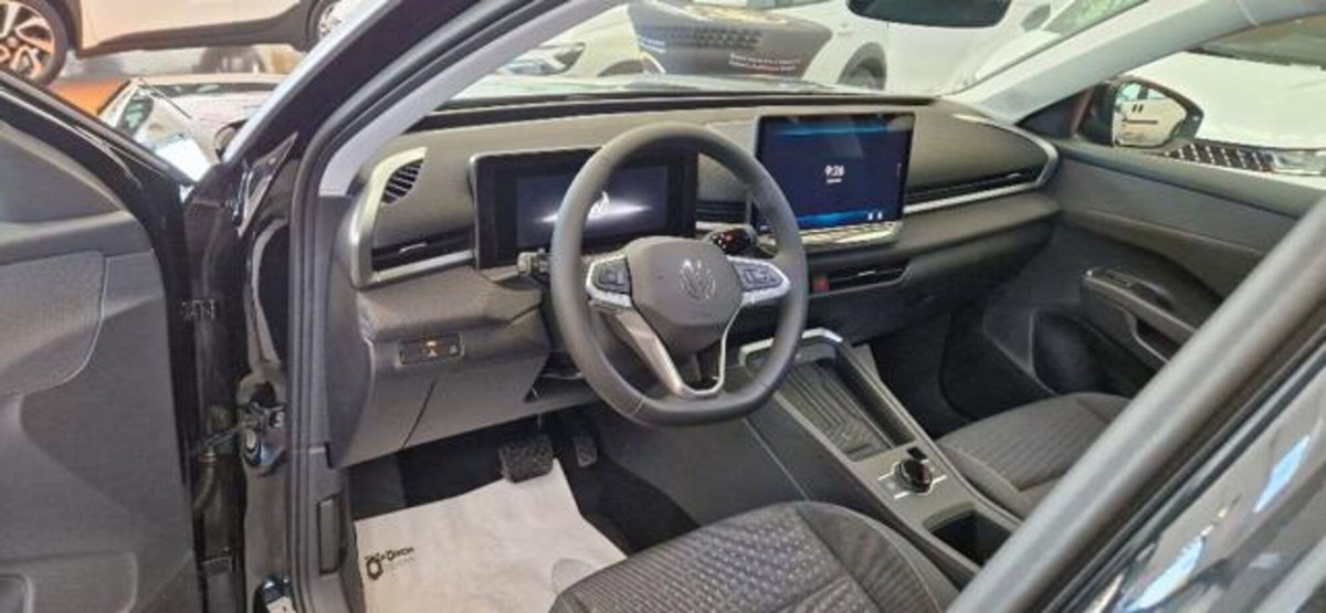 Volkswagen T-Roc 1.5 etsi Life 115cv dsg (7)