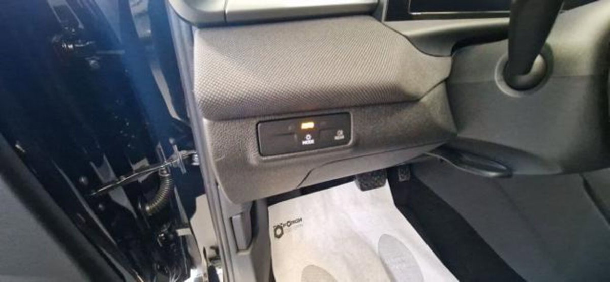 Volkswagen T-Roc 1.5 etsi Life 115cv dsg (10)