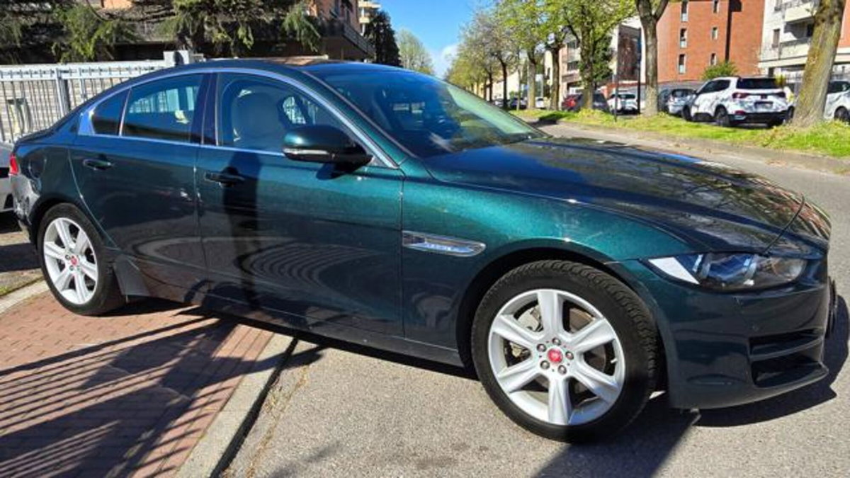 Jaguar XE 2.0 D Turbo 180 CV AWD aut. Portfolio (10)