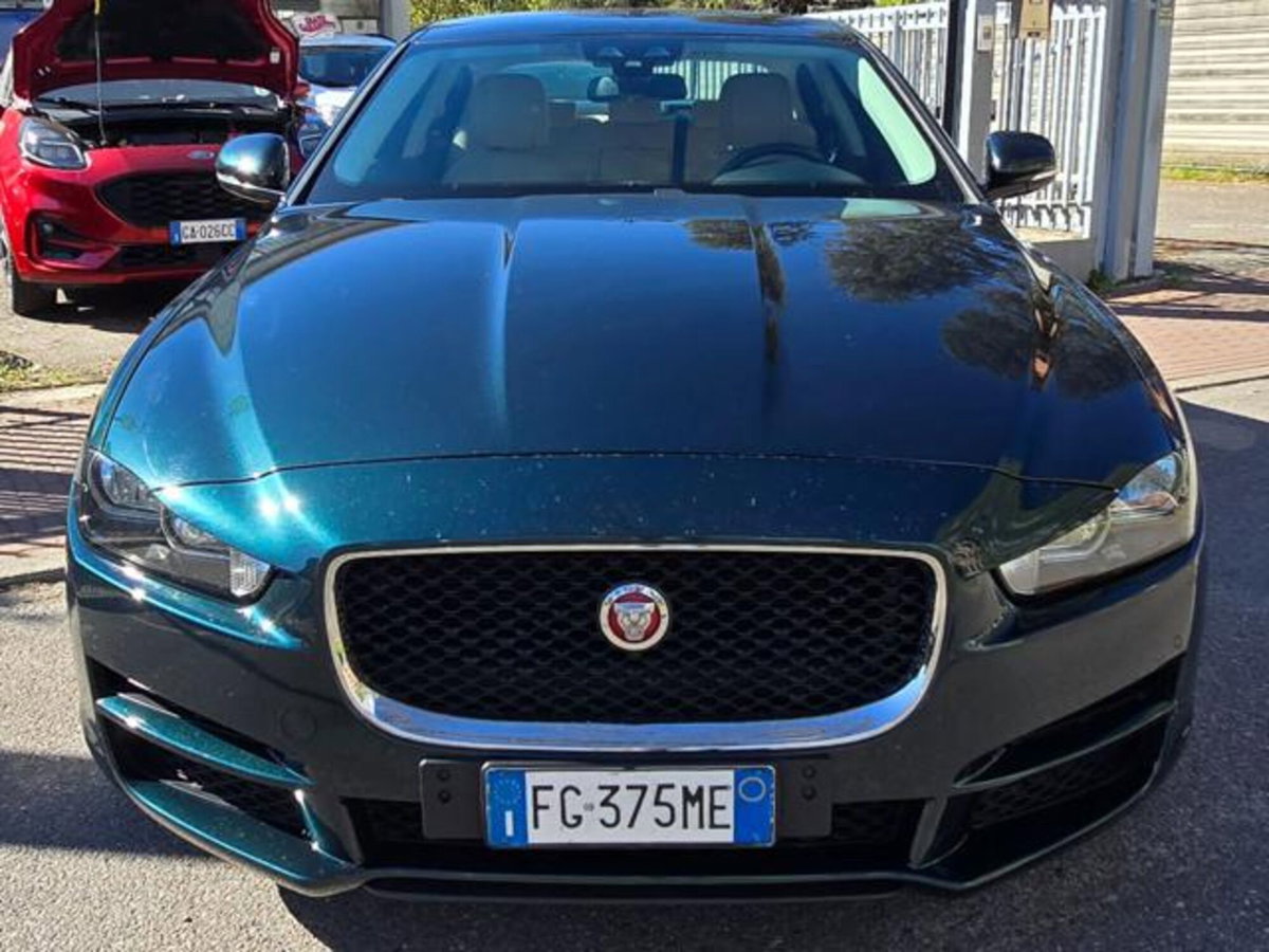 Jaguar XE 2.0 D Turbo 180 CV AWD aut. Portfolio (12)