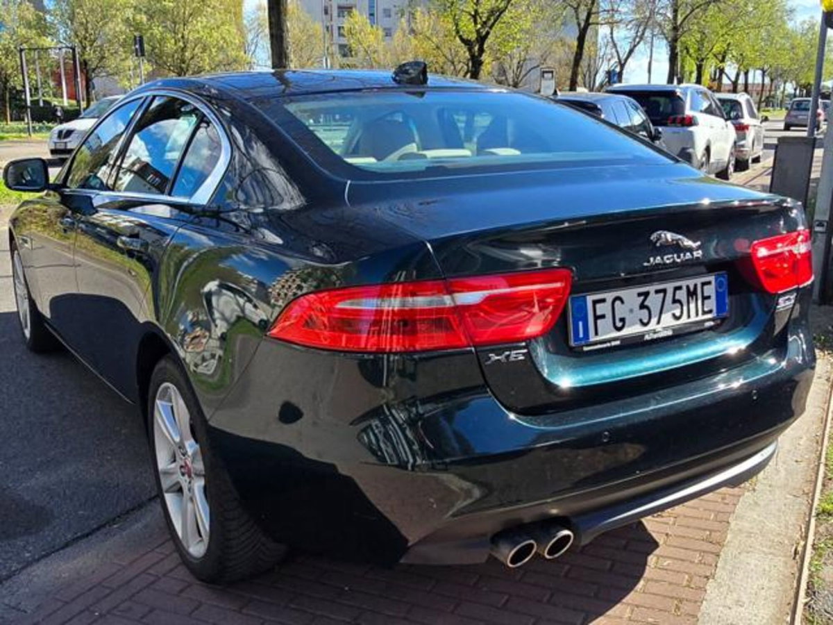 Jaguar XE 2.0 D Turbo 180 CV AWD aut. Portfolio (5)