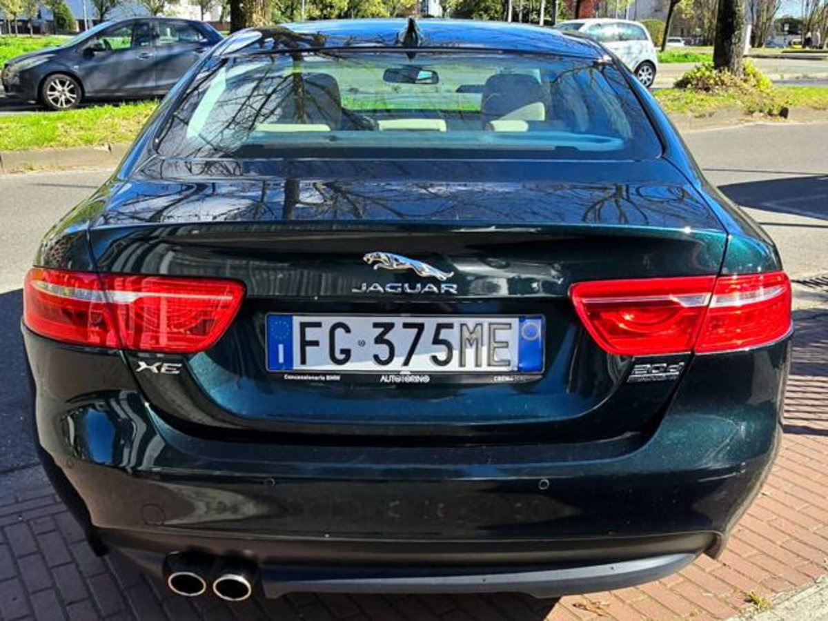 Jaguar XE 2.0 D Turbo 180 CV AWD aut. Portfolio (6)