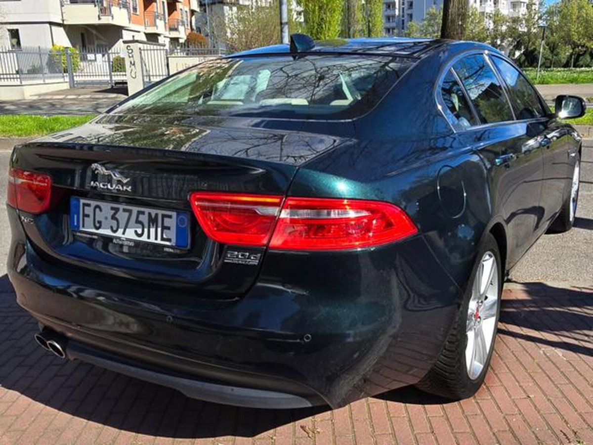 Jaguar XE 2.0 D Turbo 180 CV AWD aut. Portfolio (7)